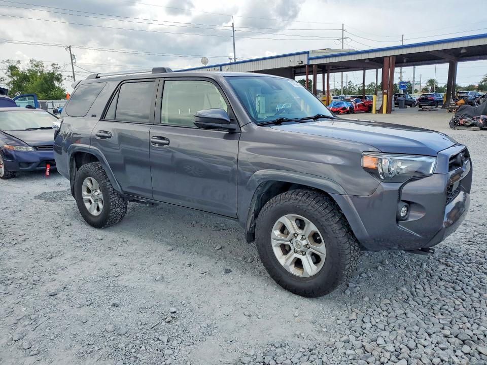 2021 Toyota 4runner VIN JTEEU5JR3M5233492 COPART salvage auction — SIDE, Fl - Certificate Of Destruction, sold $9,400 on 2026-07-06 (photo 4)