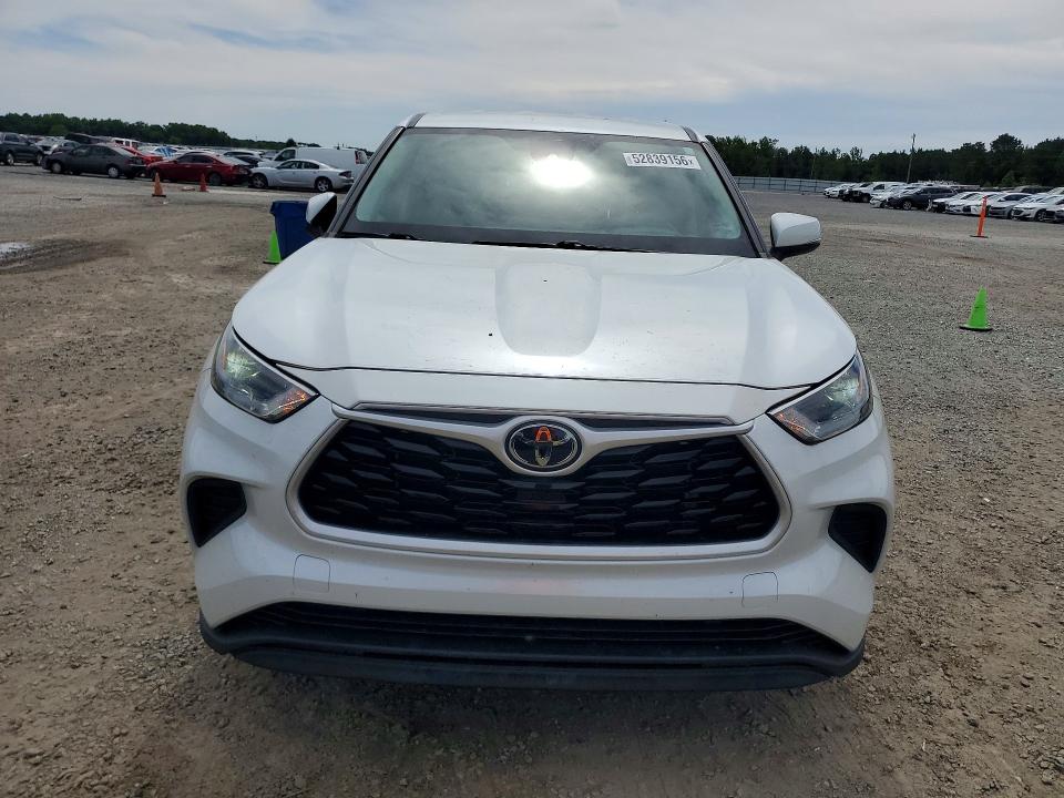 2022 Toyota Highlander VIN 5TDCZRAH9NS557330 COPART salvage auction — MINOR DENT/SCRATCHES, Nc - Salvage Certificate Of Title, sold $18,900 on 2026-07-20 (photo 5)