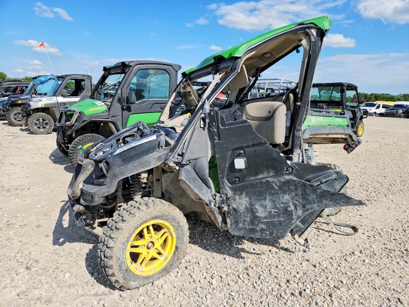2022 Johndeere VIN 1M0835RACNM051823 COPART salvage auction — ROLLOVER, KS - CERT OF TITLE-NON HIGHWAY, sold $675 on 2026-08-20 (photo 2)