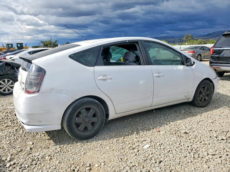 2004 Toyota Prius VIN JTDKB20U240038787 COPART salvage auction — VANDALISM, CA - SALVAGE CERTIFICATE, sold $500 on 2026-07-14 (photo 3)