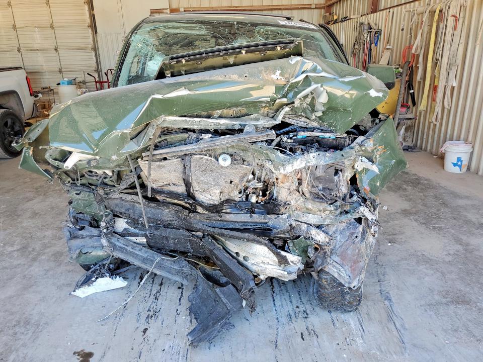 2020 Toyota VIN 5TFDY5F16LX926406 COPART salvage auction — FRONT END, Tx - Salvage Vehicle Title, sold $5,400 on 2026-07-31 (photo 5)