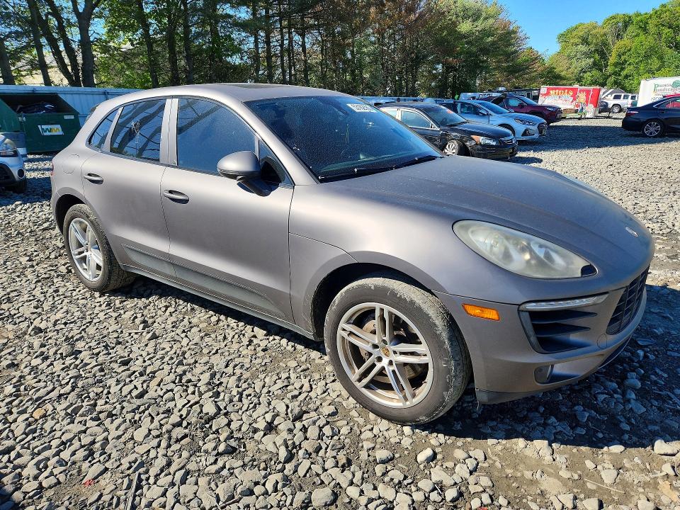 2015 Porsche Macan VIN WP1AB2A51FLB60141 COPART salvage auction — MINOR DENT/SCRATCHES, Nj - Certificate Of Title, sold $7,600 on 2026-07-27 (photo 4)