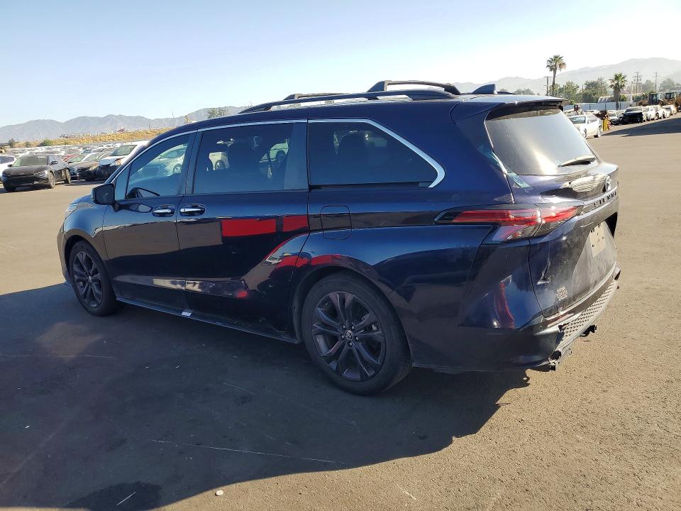 2022 Toyota Sienna VIN 5TDXRKEC0NS090659 COPART salvage auction — REAR END, Az - Dis/Dlr/Exp Only Clean Title (P), sold $15,800 on 2026-07-29 (photo 2)