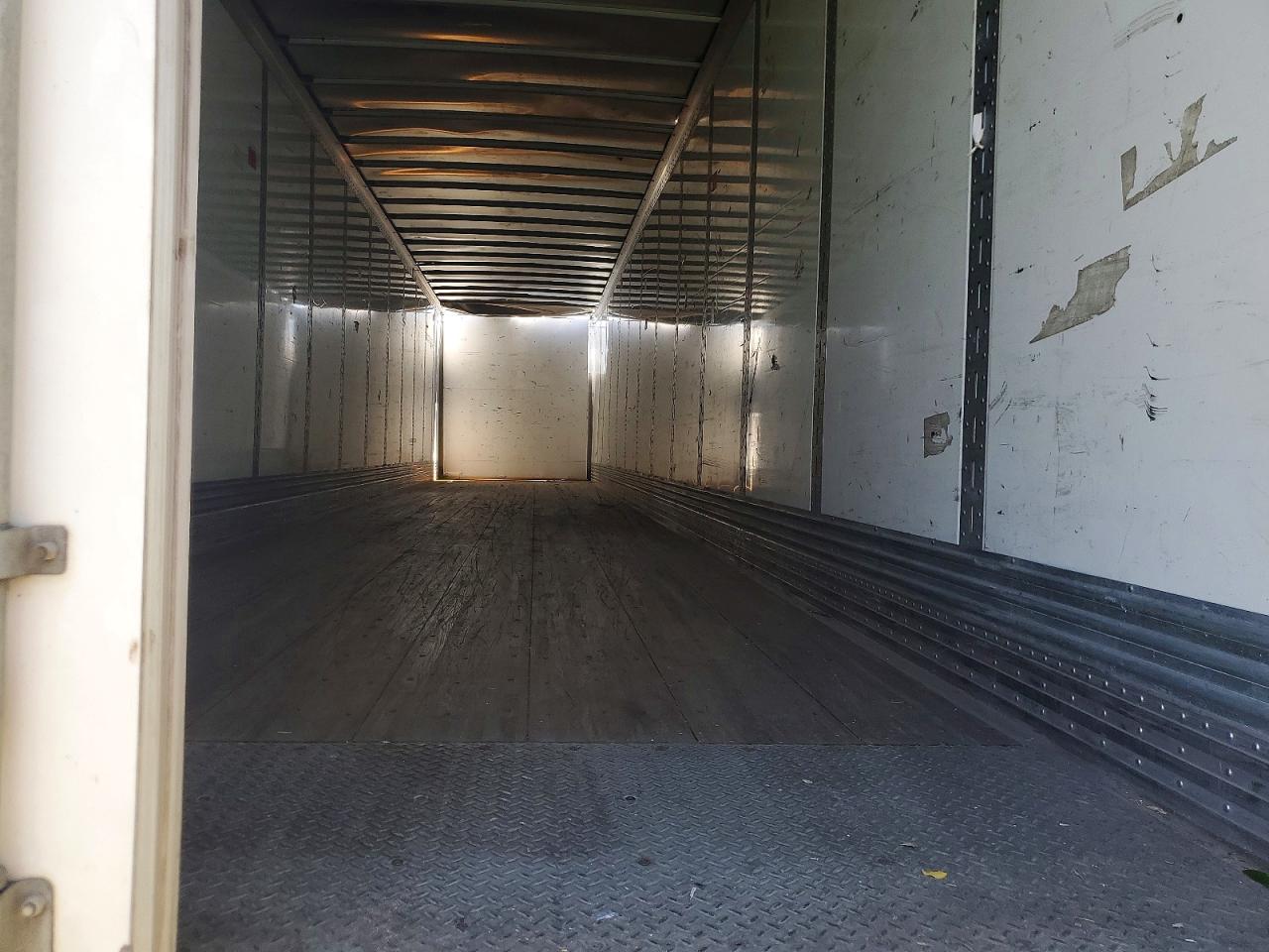 2018 Hyundai translead inc . VIN 3H3V532C2JR819144 COPART salvage auction — Top/Roof, Sc - Salvage Title, sold $5,500 on 2026-09-17 (photo 6)