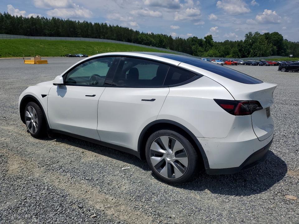 2022 Tesla Model y VIN 7SAYGDEE6NF358144 COPART salvage auction — SIDE, Nc - Salvage Certificate Of Title, sold $13,000 on 2026-07-16 (photo 2)