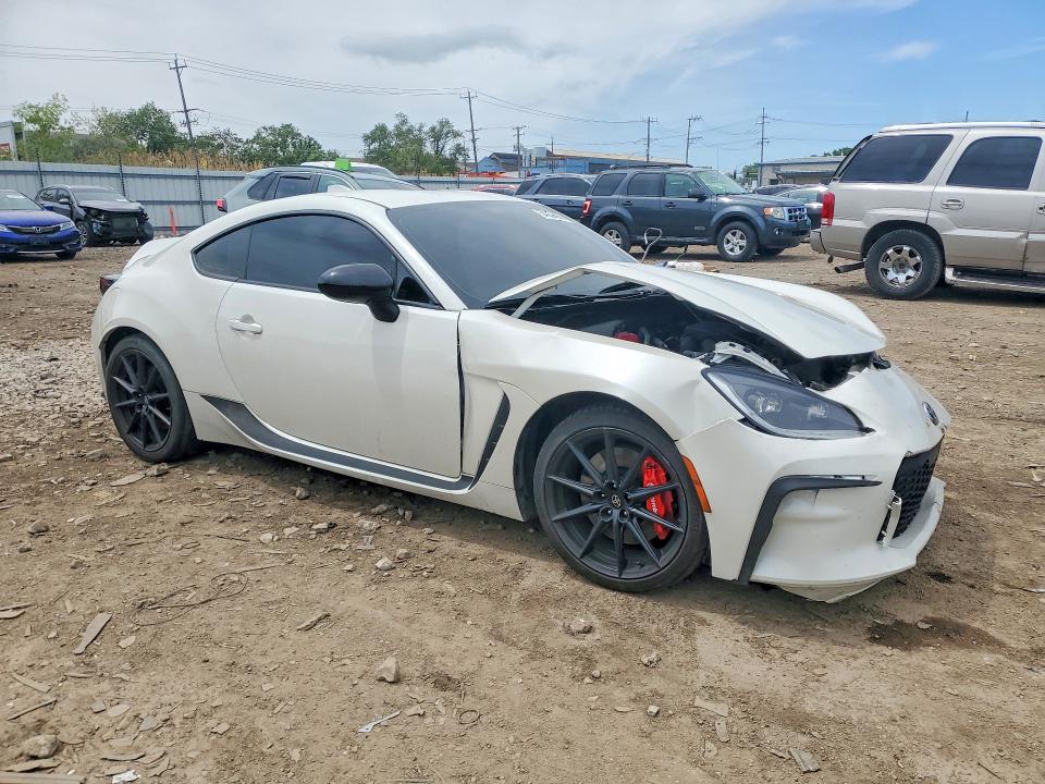 2024 Toyota Gr 86 VIN JF1ZNBE1XR9760263 COPART salvage auction — FRONT END, Il - Salvage Certificate, sold $8,900 on 2026-07-29 (photo 4)