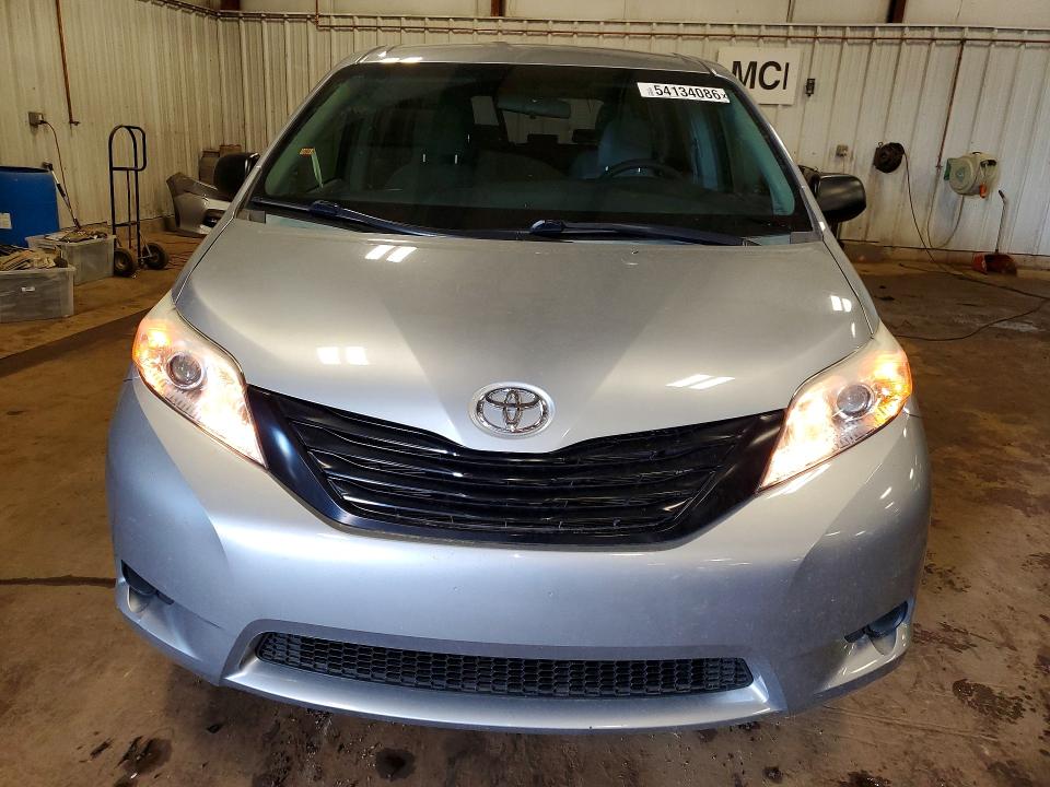 2015 Toyota Sienna VIN 5TDZK3DC1FS529986 COPART salvage auction — SIDE, Mi - Cert Of Title-Salvage Vehicle, sold $3,050 on 2026-07-31 (photo 5)