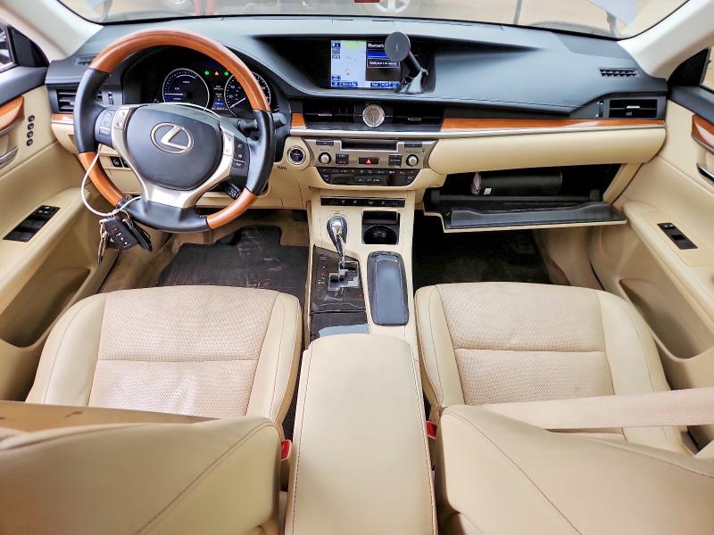 2013 Lexus VIN JTHBW1GG3D2021482 COPART salvage auction — REAR END, Il - Salvage Certificate, sold $5,500 on 2026-07-07 (photo 8)