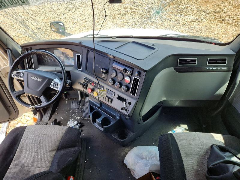 2019 Freightliner Cascadia 126 VIN 3AKJHHDR6KSKF5685 COPART salvage auction — FRONT END, PA - CERTIFICATE OF SALVAGE, sold $9,300 on 2026-08-06 (photo 5)