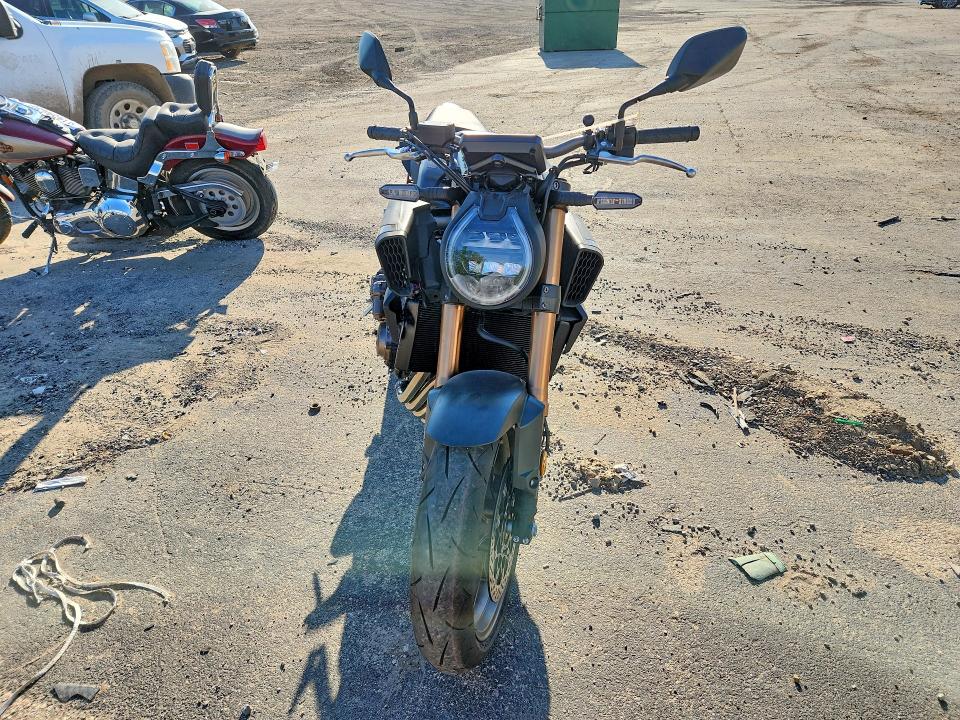 2026 Honda Cb VIN MLHRH1659T5200436 COPART salvage auction — SIDE, Id - Salvage Certificate Of Title, sold $2,150 on 2026-07-30 (photo 2)
