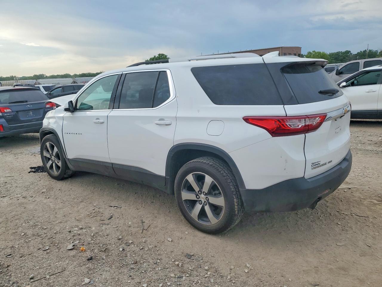 2018 Chevrolet Traverse VIN 1GNEVHKW5JJ108804 COPART salvage auction — Front End, MO - SALVAGE CERTIFICATE OF TITLE, sold $1,850 on 2026-06-25 (photo 2)