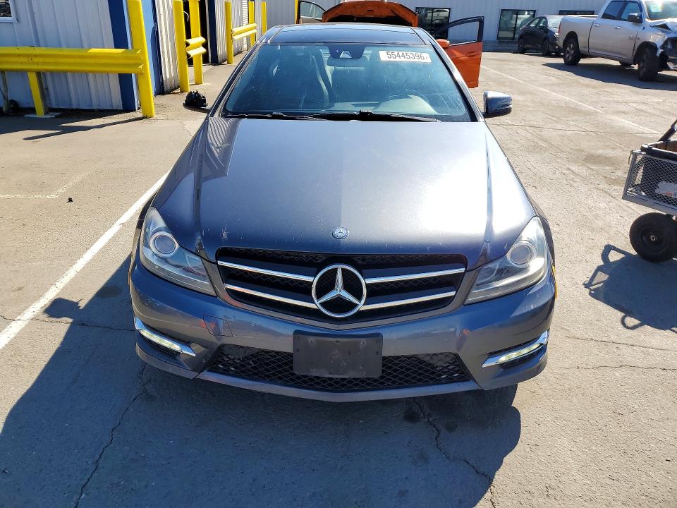2015 Mercedes-benz VIN WDDGJ4HB0FG383999 COPART salvage auction — MINOR DENT/SCRATCHES, Ca - Dis/Dlr/Exp Only Clean Title, sold $2,800 on 2026-07-07 (photo 5)