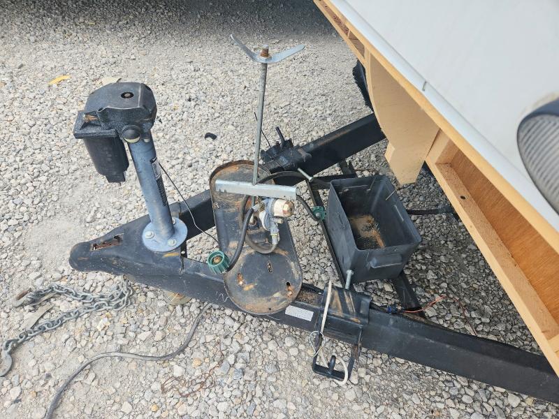 2015 Puma Palomino VIN 4X4TPUF23FP056582 COPART salvage auction — ROLLOVER, TX - SALVAGE VEHICLE TITLE, sold $25 on 2026-07-09 (photo 7)