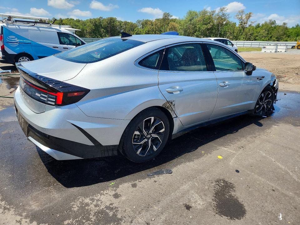 2025 Hyundai Sonata VIN KMHL64JA9SA438325 COPART salvage auction — FRONT END, LA - CERTIFICATE OF TITLE (P), sold $13,800 on 2026-07-15 (photo 3)