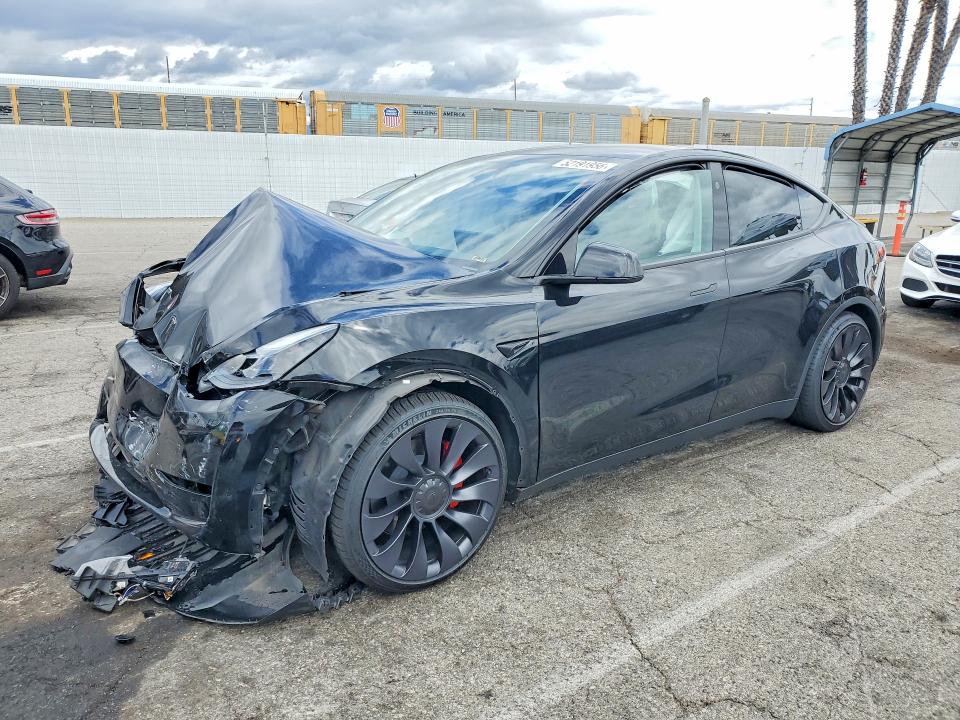 2024 Tesla Model y VIN 7SAYGDEF3RF053392 — COPART salvage auction photo