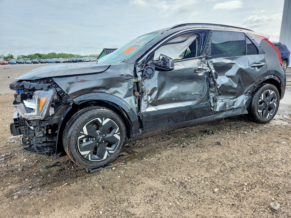 2024 Kia Niro VIN KNDCR3L1XR5087687 COPART salvage auction — FRONT END, Fl - Certificate Of Destruction, sold $1,250 on 2026-07-06 (photo 1)