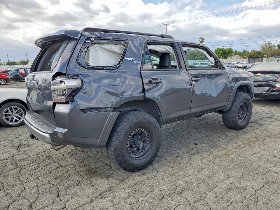 2019 Toyota 4runner VIN JTEBU5JR7K5709422 COPART salvage auction — SIDE, Fl - Dis/Dlr/Exp Only Clean Title, sold $14,200 on 2026-07-23 (photo 3)