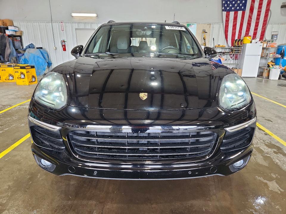 2017 Porsche Cayenne VIN WP1AA2A21HKA80923 COPART salvage auction — HAIL, Mo - Salvage Certificate Of Title, sold $8,700 on 2026-08-19 (photo 5)