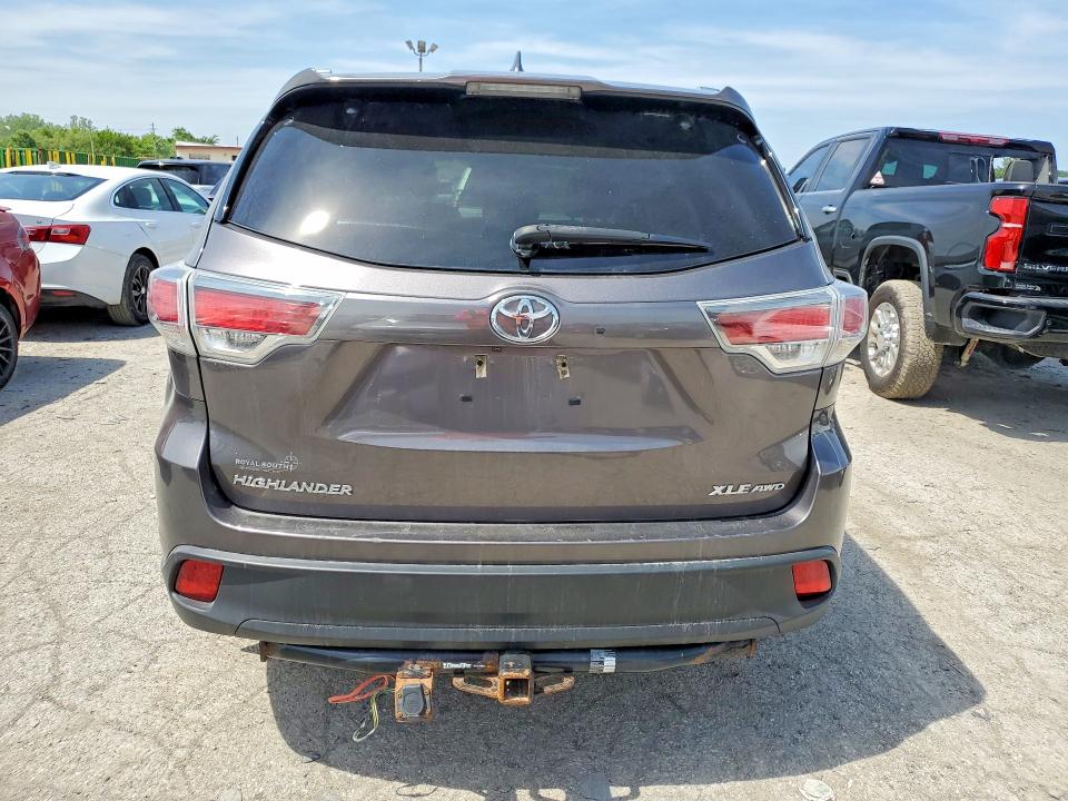 2016 Toyota Highlander VIN 5TDJKRFH0GS243749 COPART salvage auction — WATER/FLOOD, In - Cert Of Title-Salvage Flood, sold $4,250 on 2026-07-14 (photo 6)