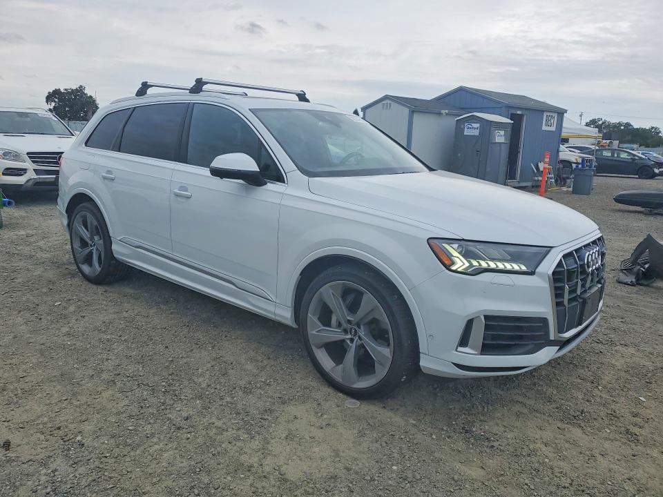 2020 Audi Q7 VIN WA1VXAF72LD009401 COPART salvage auction — NORMAL WEAR, Mt - Dis/Dlr/Exp Only Clean Title, sold $12,700 on 2026-07-09 (photo 4)