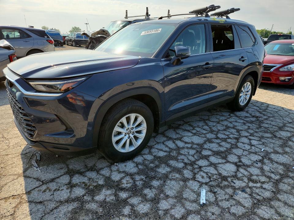 2024 Toyota Highlander VIN 5TDAAAB58RS060800 COPART salvage auction — NORMAL WEAR, In - Cert Of Title-Salvage Title, sold $25,000 on 2026-07-17 (photo 1)