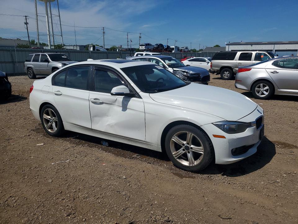 2013 BMW 3er VIN WBA3B5C57DF599023 COPART salvage auction — SIDE, Il - Salvage Certificate, sold $2,250 on 2026-07-31 (photo 4)
