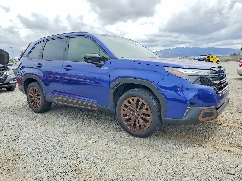 2025 Subaru Forester VIN JF2SLSJD4SH428771 COPART salvage auction — INTERIOR BURN, Ca - Salvage Certificate, sold $6,300 on 2026-07-24 (photo 4)
