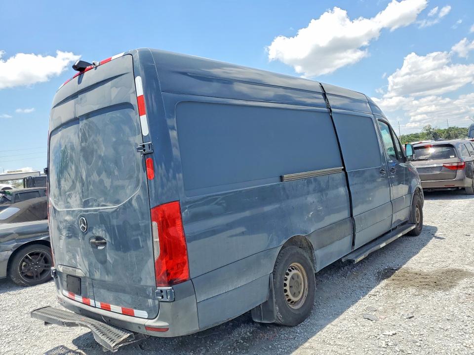 2019 Mercedes-benz VIN WD4PF1CD2KP125261 COPART salvage auction — MINOR DENT/SCRATCHES, Fl - Certificate Of Title, sold $11,500 on 2026-07-27 (photo 3)