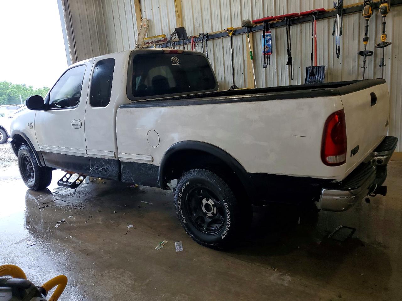 1998 Ford F-150 Lightning VIN 1FTZX18W3WKB45547 COPART salvage auction — Minor Dent/Scratches, VA - CERTIFICATE OF TITLE, sold $175 on 2026-07-09 (photo 2)