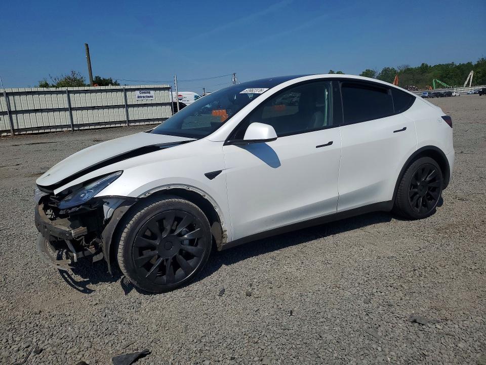 2021 Tesla Model y VIN 5YJYGAEE3MF136901 COPART salvage auction — FRONT END, NJ - CERT OF TITLE-SALVAGE, sold $10,700 on 2026-07-31 (photo 1)