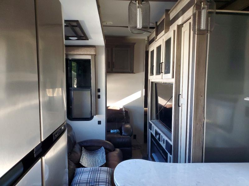 2020 Keystone Raptor VIN 4YDF42332LR800246 COPART salvage auction — ROOF, MI - CERTIFICATE OF TITLE, sold $16,200 on 2026-07-28 (photo 5)