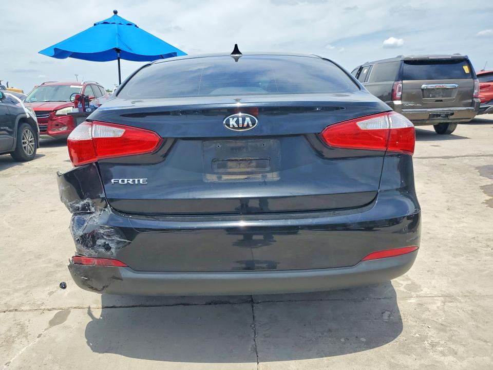 2016 Kia Forte VIN KNAFK4A60G5586630 COPART salvage auction — REAR END, Tx - Salvage Vehicle Title, sold $175 on 2026-07-27 (photo 6)