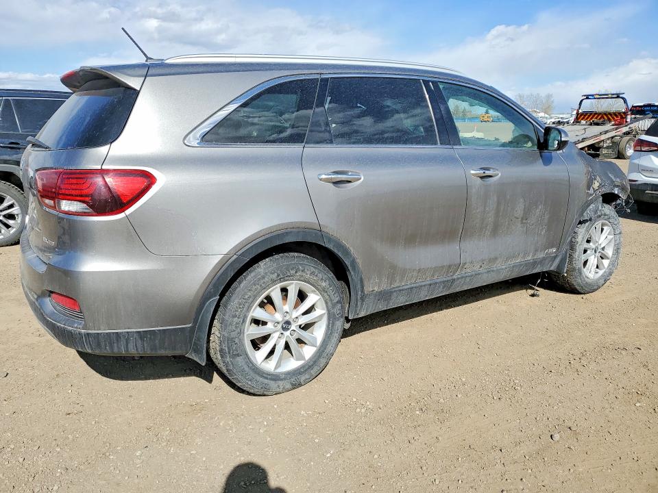 2019 Kia Sorento VIN 5XYPHDA38KG475576 COPART salvage auction — BURN, AB - BOS - NONREPAIRABLE, sold $400 on 2026-07-14 (photo 3)