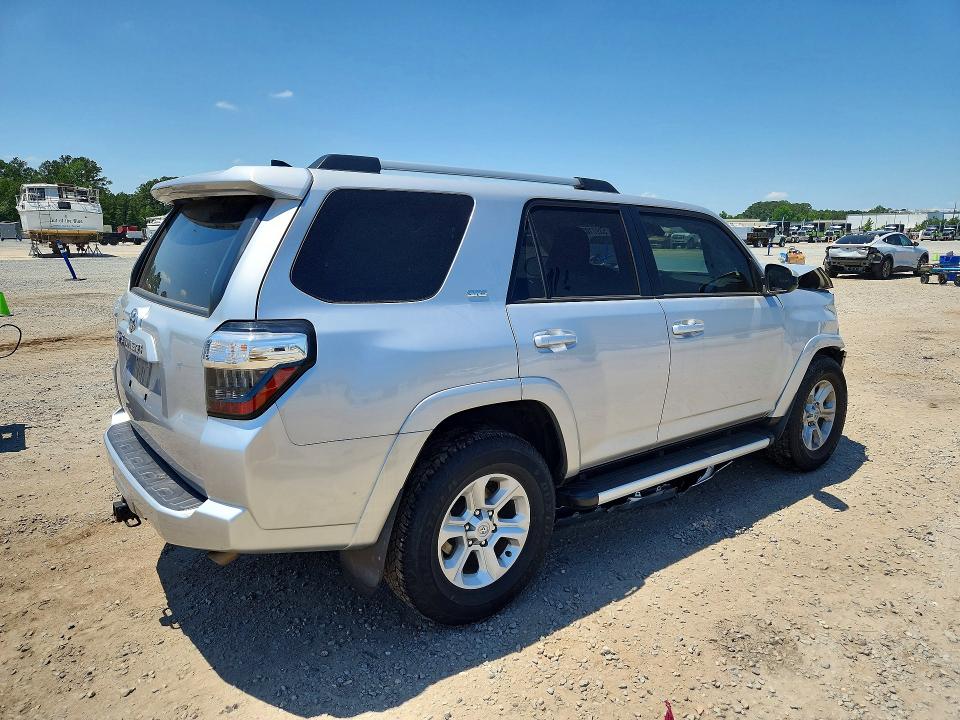 2022 Toyota 4runner VIN JTEEU5JR8N5270202 COPART salvage auction — FRONT END, Nc - Salvage Certificate Of Title, sold $9,600 on 2026-07-20 (photo 3)