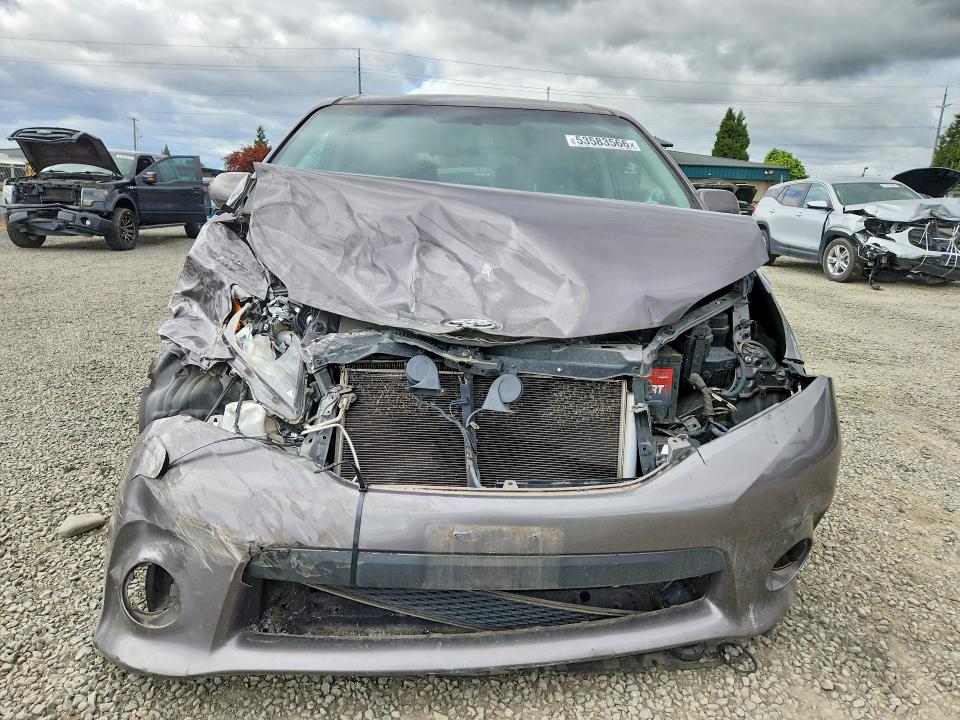 2015 Toyota VIN 5TDXK3DC4FS634853 COPART salvage auction — FRONT END, Or - Salvage Title Certificate, sold $4,200 on 2026-07-14 (photo 5)