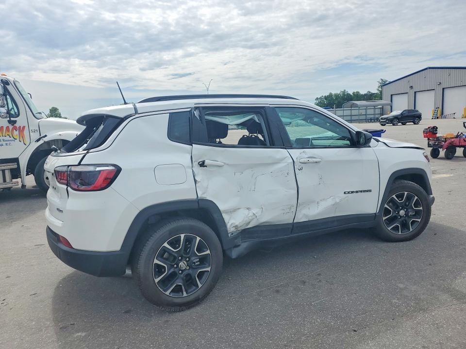 2022 Jeep VIN 3C4NJCBB7NT139586 COPART salvage auction — SIDE, NC - SALVAGE CERTIFICATE OF TITLE, sold $2,350 on 2026-07-02 (photo 3)