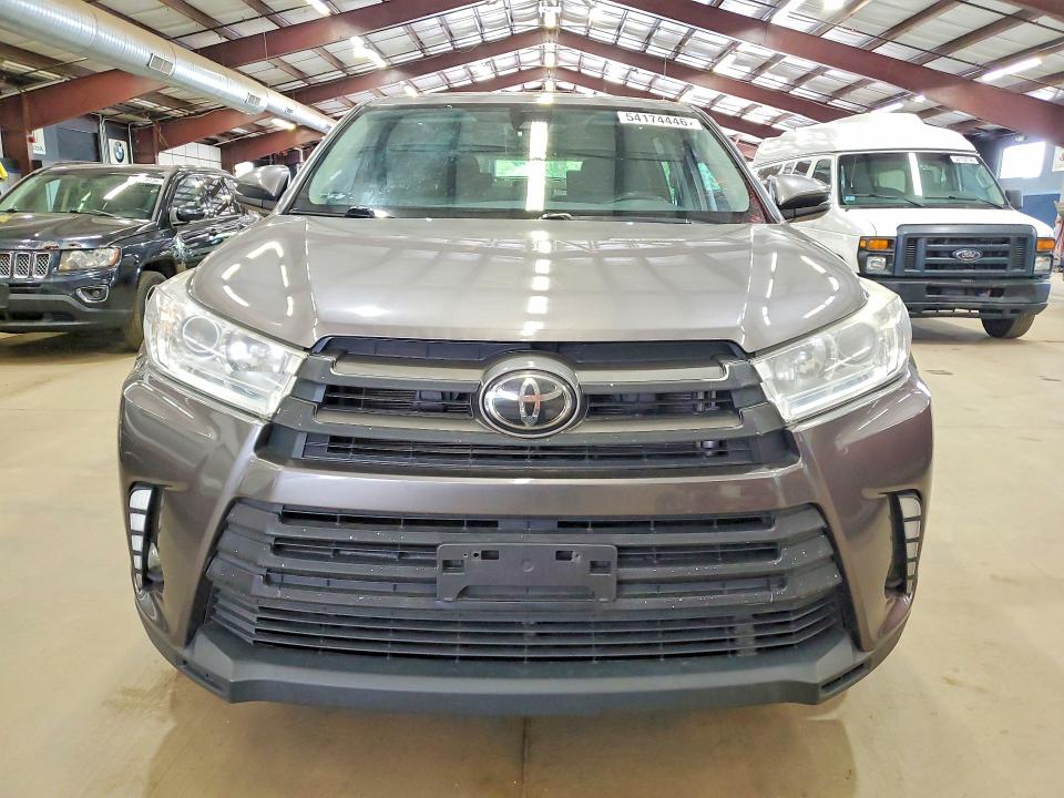 2019 Toyota Highlander VIN 5TDBZRFH1KS916654 COPART salvage auction — MINOR DENT/SCRATCHES, Ma - Certificate Of Title, sold $11,000 on 2026-07-09 (photo 5)