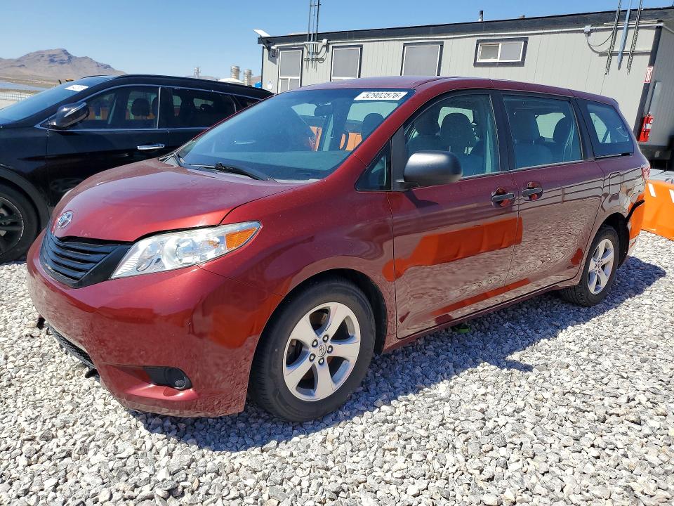 2017 Toyota Sienna VIN 5TDZZ3DCXHS889515 COPART salvage auction — FRONT END, Nv - Salvage Title, sold $4,650 on 2026-07-20 (photo 1)