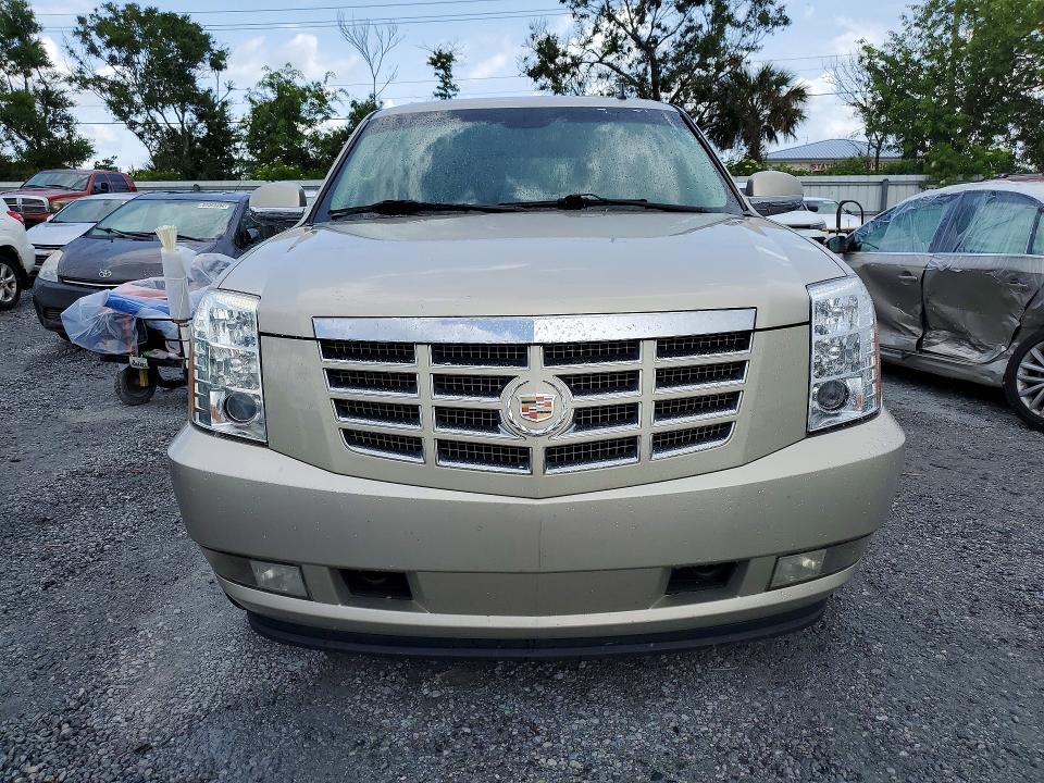 2013 Cadillac Escalade VIN 1GYS3AEF9DR148873 COPART salvage auction — MINOR DENT/SCRATCHES, Mt - Certificate Of Title, sold $1,800 on 2026-07-31 (photo 5)