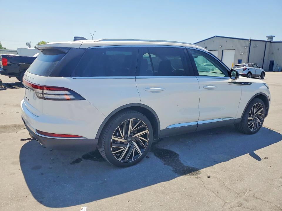2025 Lincoln Aviator VIN 5LM5J7XC8SGL13277 COPART salvage auction — REAR END, Nc - Salvage Certificate Of Title, sold $13,300 on 2026-07-21 (photo 3)
