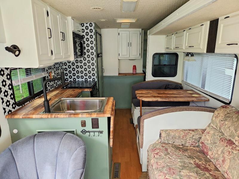 2002 Winnebago Brave VIN 1FCNF53S820A06050 COPART salvage auction — WATER/FLOOD, Pa - Cert Of Salvage-W=Flood Veh, sold $2,200 on 2026-08-13 (photo 6)