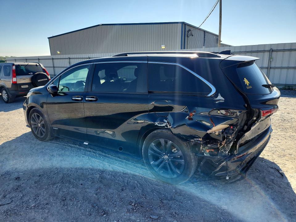 2021 Toyota Sienna VIN 5TDDRKEC4MS051042 COPART salvage auction — REAR END, Nc - Salvage Certificate Of Title, sold $5,500 on 2026-07-29 (photo 2)
