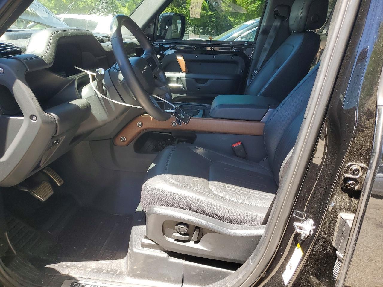 2024 Land Rover Defender VIN SALEXEEU6R2262867 COPART salvage auction — Front End, GA - CERT OF TITLE-SALVAGE, sold $51,000 on 2026-07-02 (photo 7)
