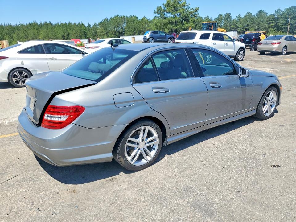 2014 Mercedes-benz C class VIN WDDGF4HB0ER306036 COPART salvage auction — REAR END, Sc - Cert Of Title-Salvage, sold $1,900 on 2026-07-31 (photo 3)