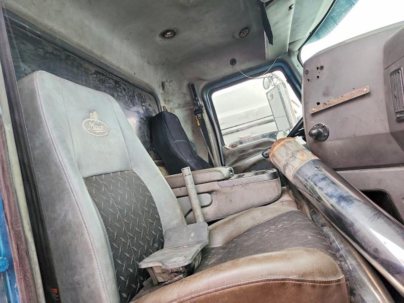 2013 Mack All other VIN 1M1AW01X8DM004925 COPART salvage auction — MINOR DENT/SCRATCHES, CT, sold $900 on 2026-07-09 (photo 6)