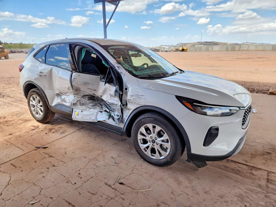 2025 Ford Escape VIN 1FMCU0GN2SUA31776 COPART salvage auction — SIDE, Az - Cert Of Title - Salvage, sold $3,600 on 2026-07-09 (photo 4)
