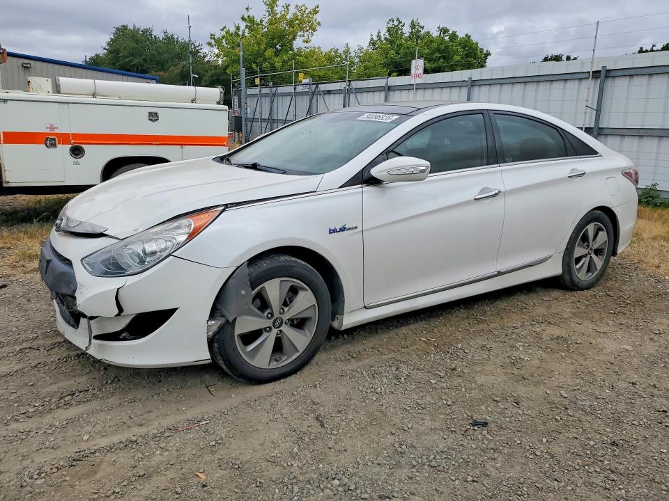 2011 Hyundai Sonata hybrid VIN KMHEC4A4XBA013854 COPART salvage auction — FRONT END, CA - SALVAGE CERTIFICATE, sold $100 on 2026-07-28 (photo 1)
