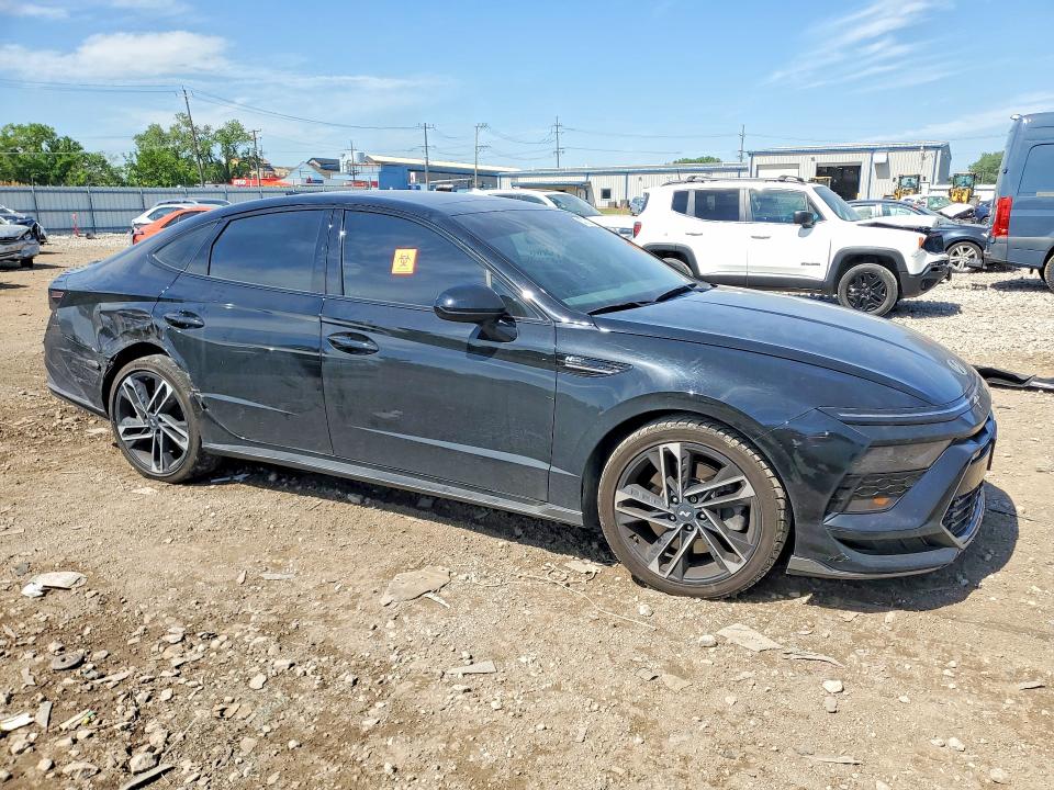 2025 Hyundai Sonata VIN KMHL54JC8SA488573 COPART salvage auction — SIDE, Il - Salvage Certificate, sold $9,900 on 2026-07-31 (photo 4)