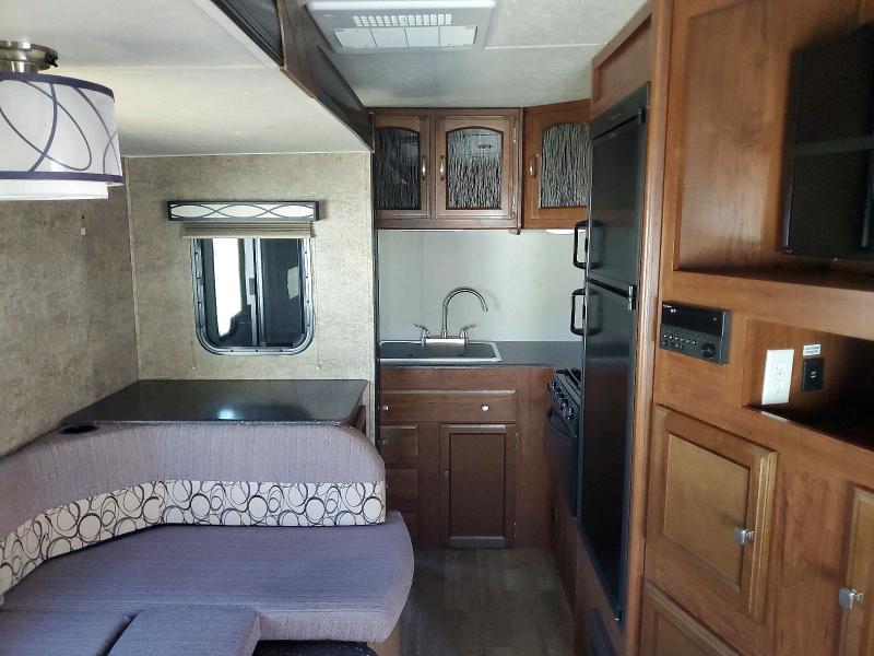 2017 Foresriver VIN 5ZT2FETB2HA026394 COPART salvage auction — ALL OVER, MI - CERTIFICATE OF TITLE, sold $4,650 on 2026-07-21 (photo 5)