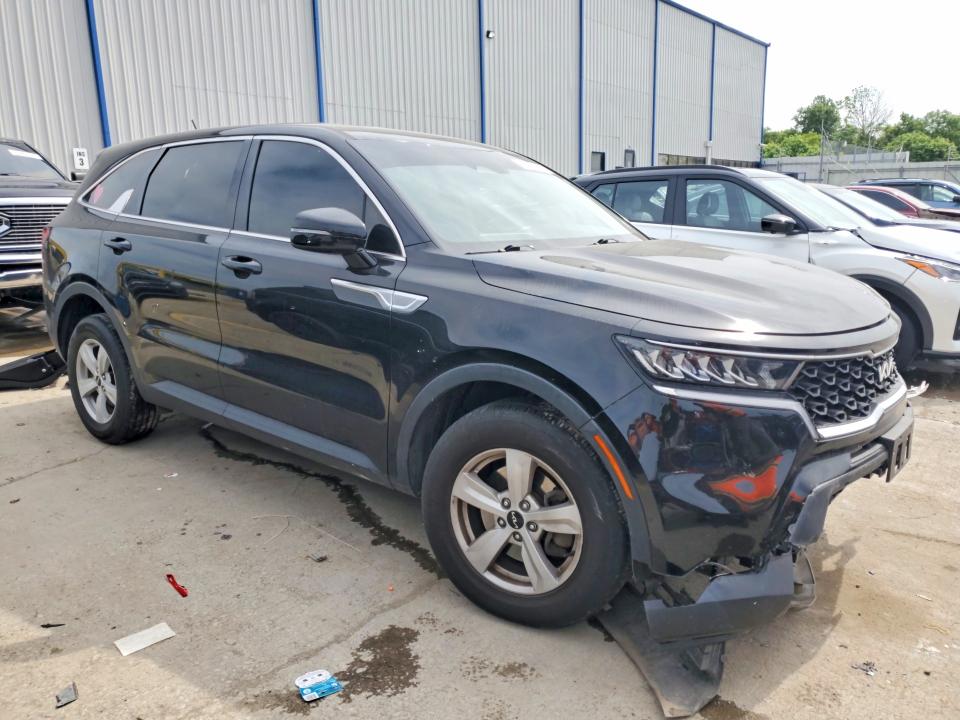 2023 Kia Sorento VIN 5XYRG4LC5PG202420 COPART salvage auction — FRONT END, KY - CERT OF TITLE-SALVAGE, sold $5,600 on 2026-07-08 (photo 4)